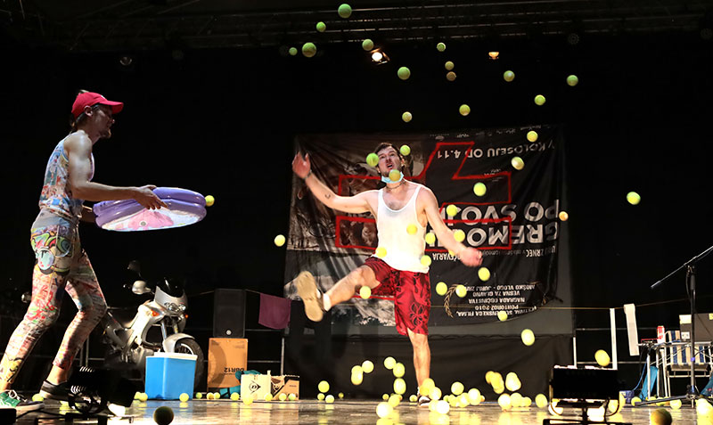 Juggling concert #2